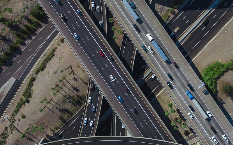 Vista aérea de un intercambio vial